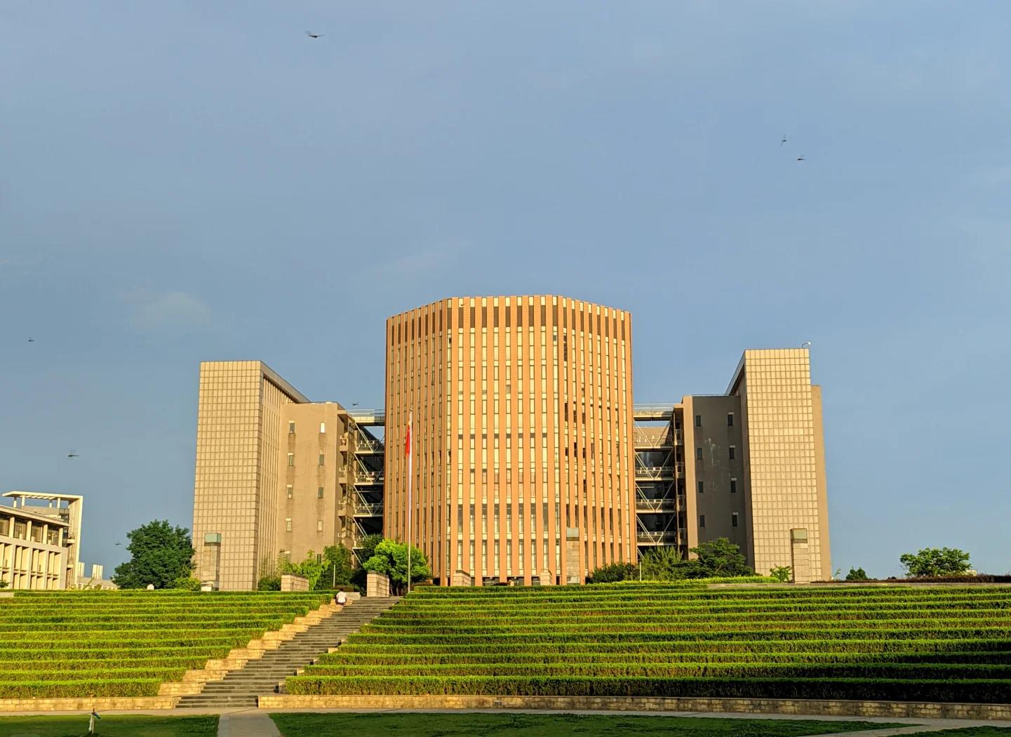 安徽大学(安徽大学录取分数线)
