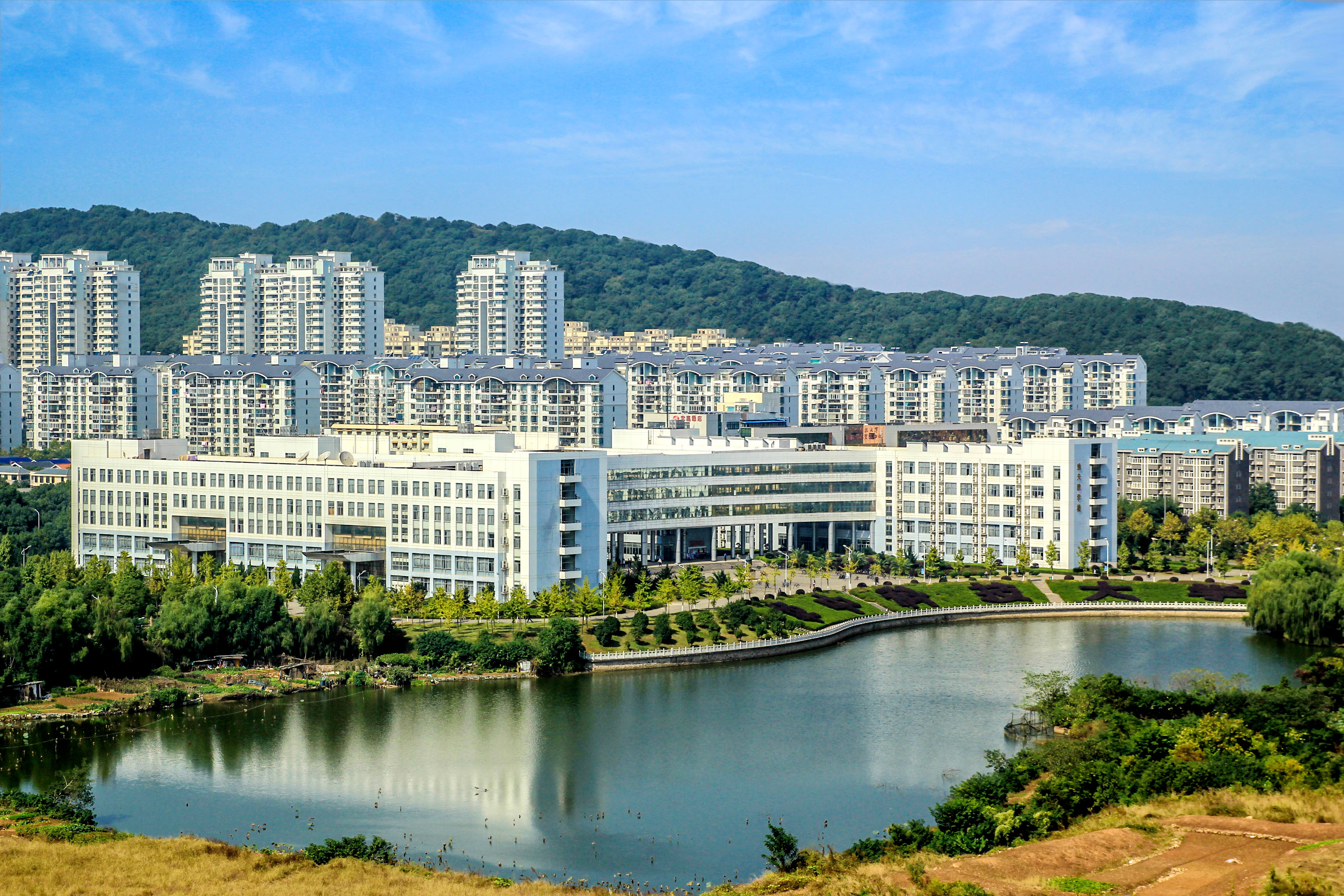 华中科技大学在哪里